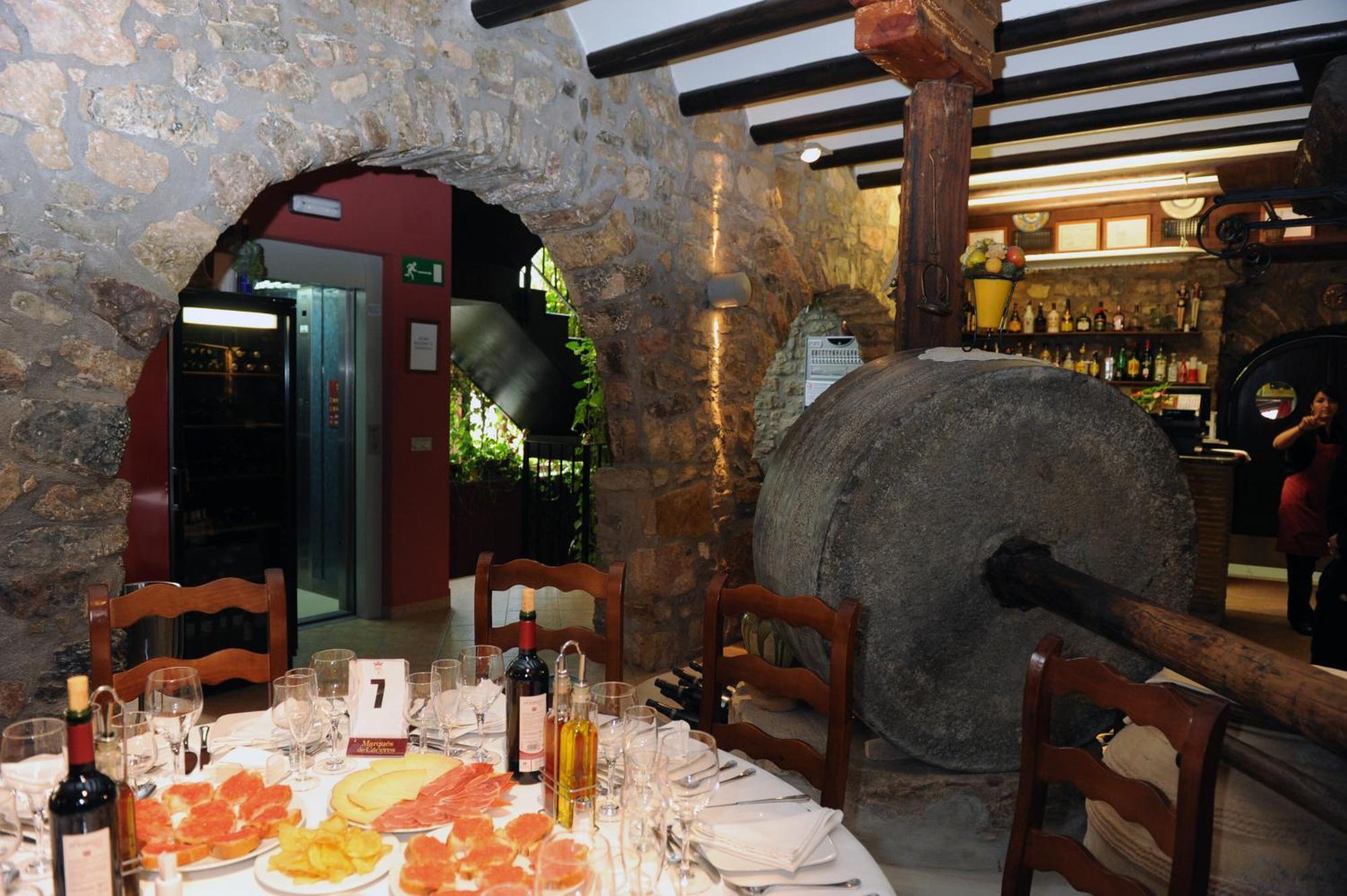 Hotel Restaurante Verdia Sueras Exterior foto
